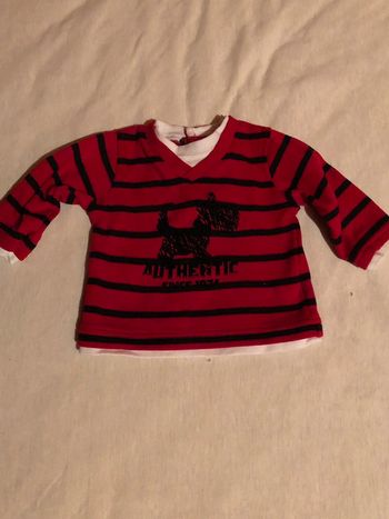 Pull rouge et noir 3 mois