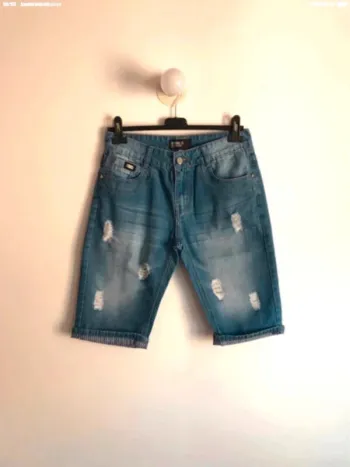 Bermuda homme en jean très léger effet troués taille 38