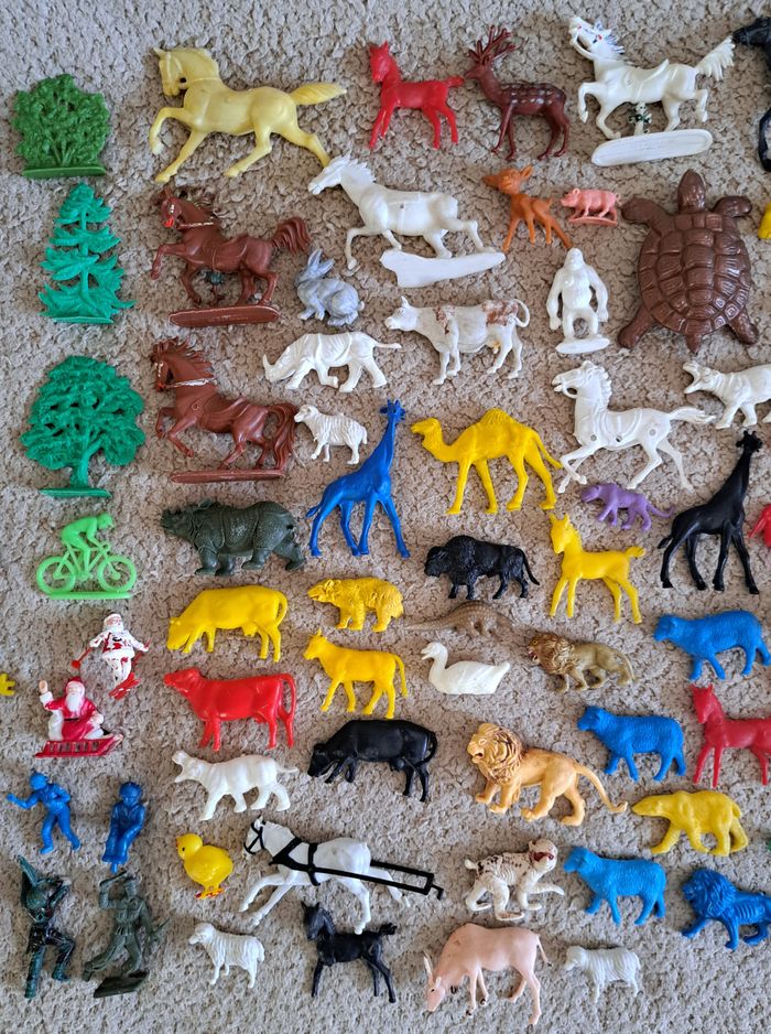 🪆 Gros lot de figurines et animaux divers - photo numéro 3