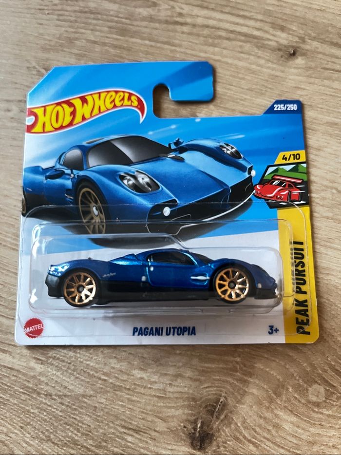 Miniature Hot Wheels Pagani Utopia
