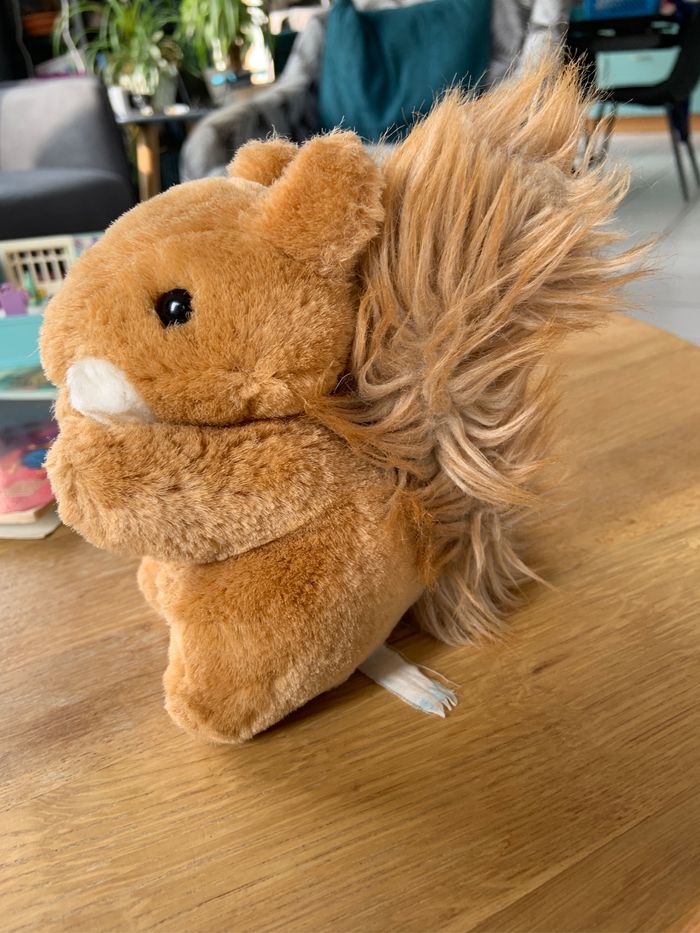 Adorable peluche écureuil hauteur 12 cm - photo numéro 2