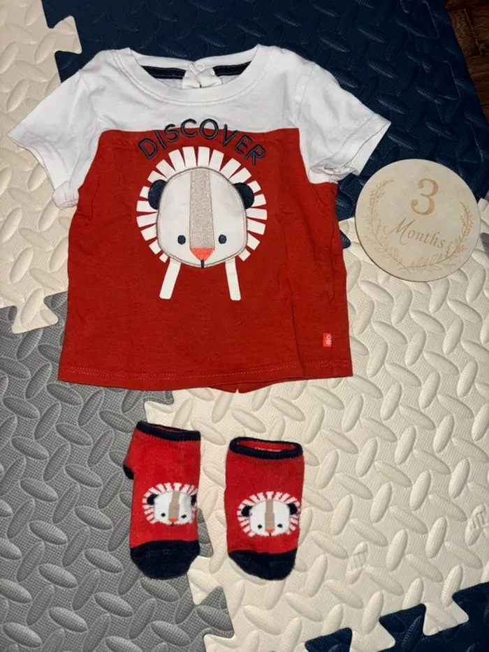 Lot/ensemble tee shirt + chaussettes assorties