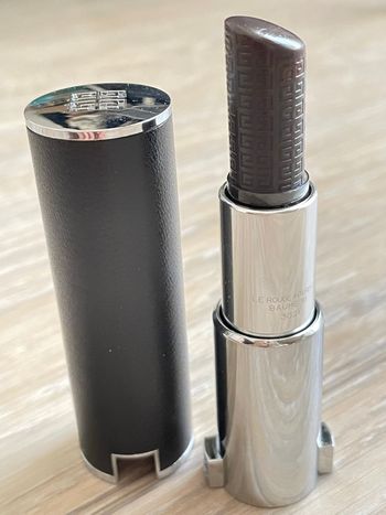 Baume à lèvres à Givenchy baume interdit 