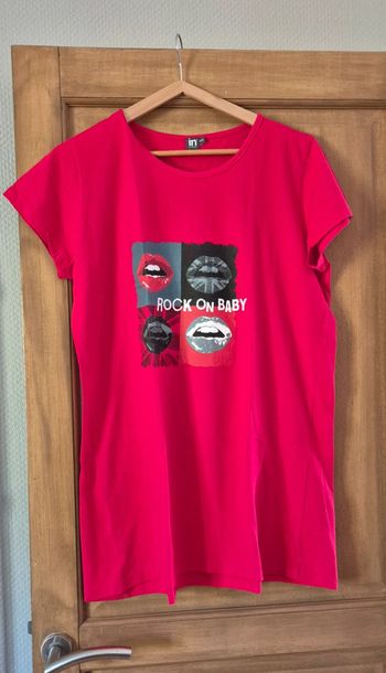Maxi Tee-shirt rouge.