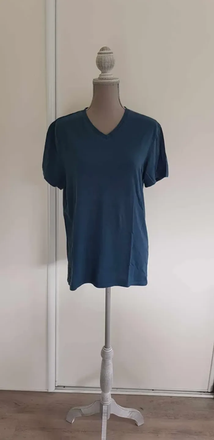 T-shirt uni col V