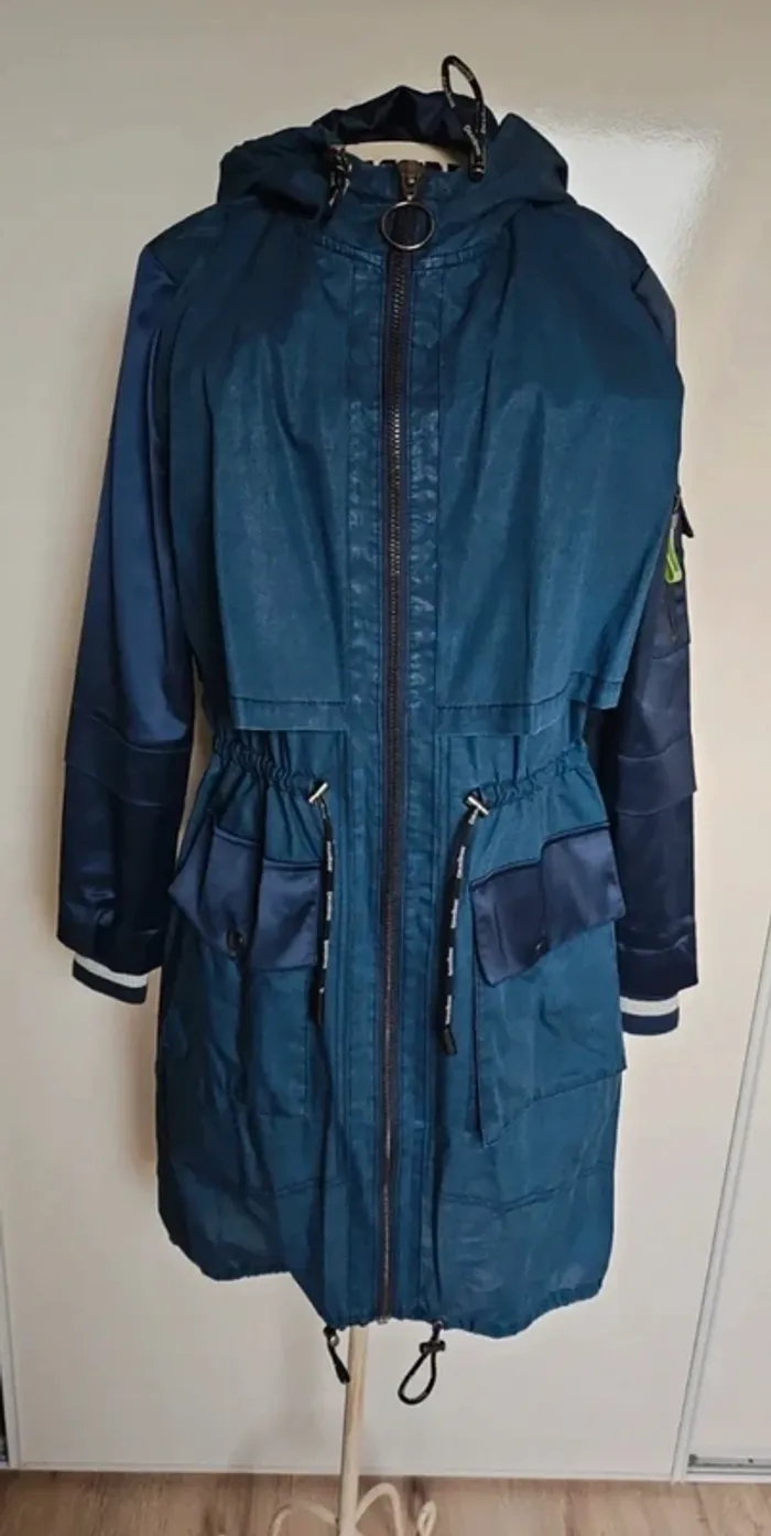 Impermeable Desigual