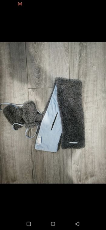 Écharpe et moufles