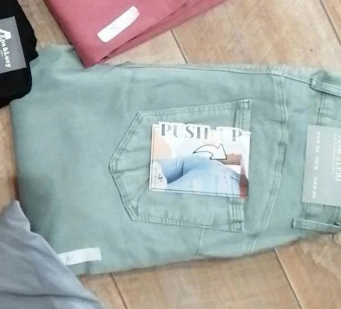 Jeans Push Up slim Taille 40 - photo numéro 3
