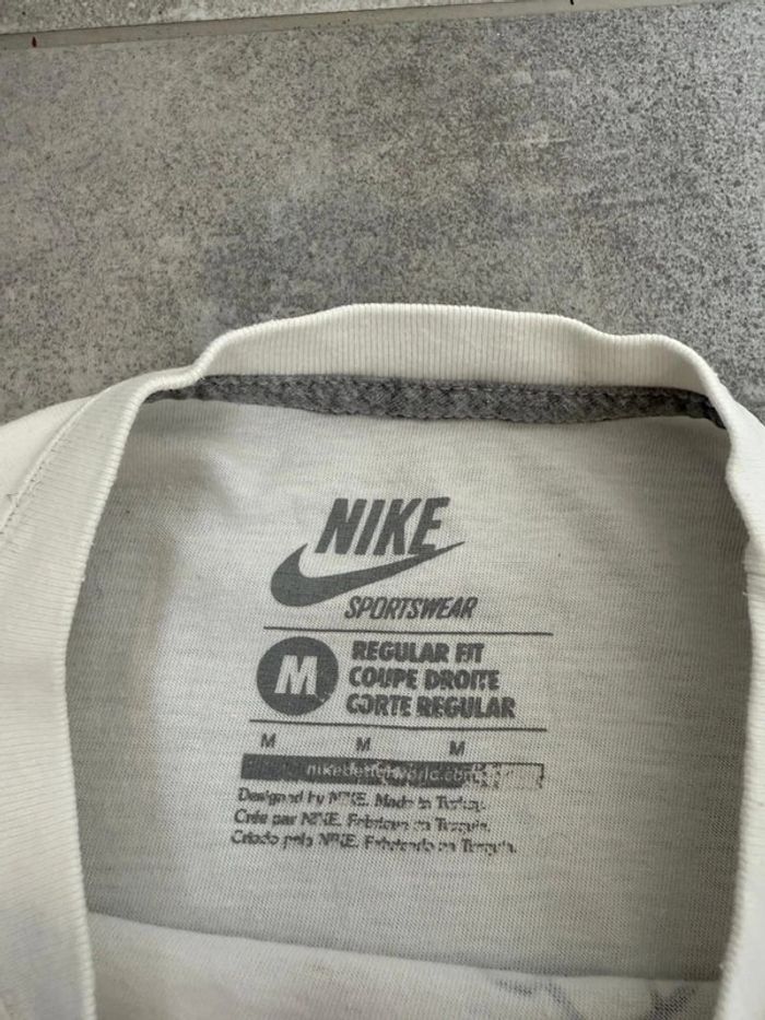 T-shirt Nike graphique homme M blanc très bon état - photo numéro 3