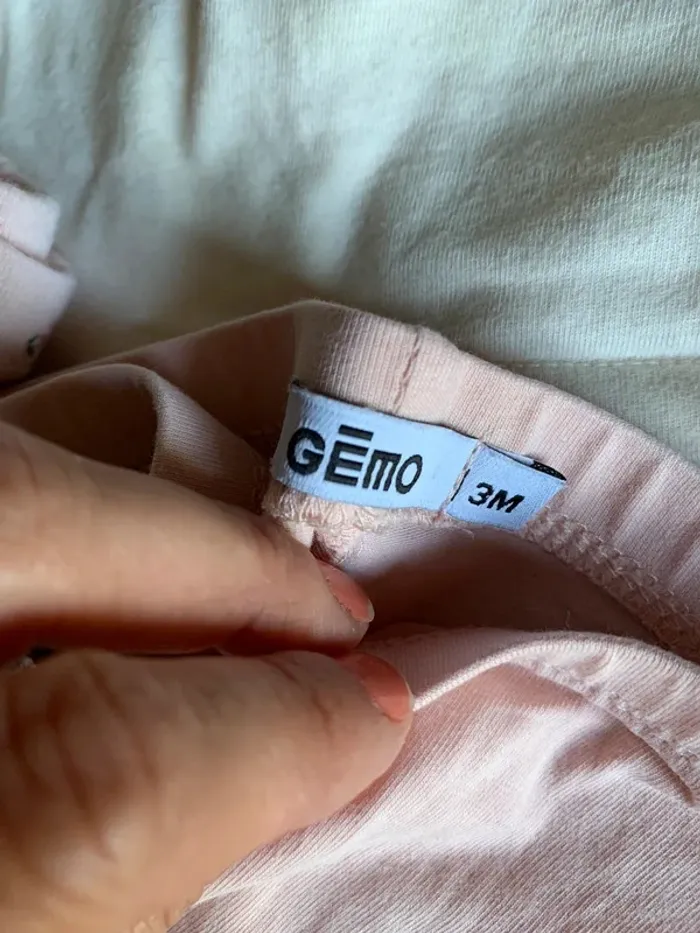 Lot ensemble 4 pièces bébé fille legging t-shirt Ml Gemo Kiabi 1 mois parfait état - photo numéro 7