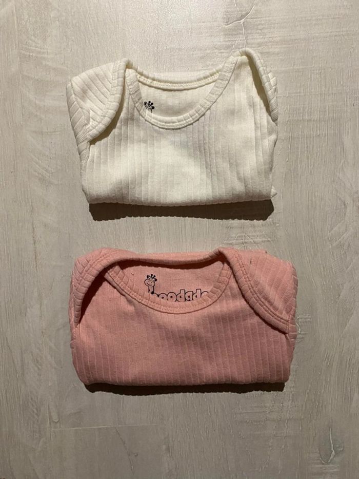 Lot de body Bebe manches courte taille 1 mois 50/56