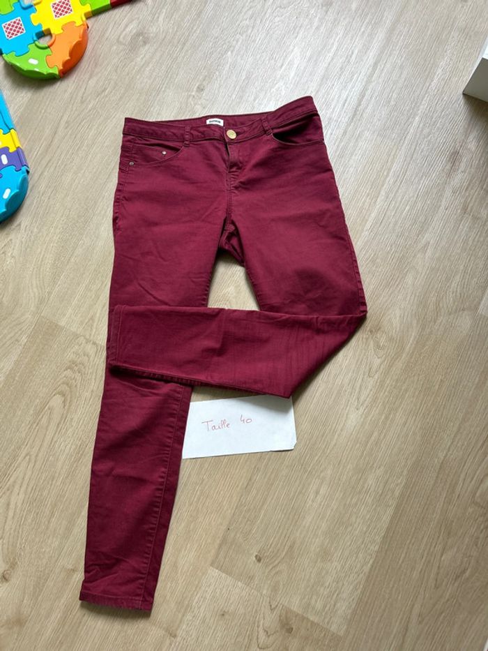 Jean bordeaux taille 40