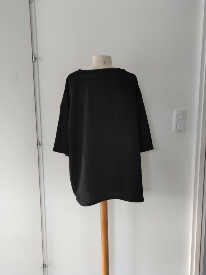 T-shirt femme Taille 5xl noir - Très bon état (Grande taille) - photo numéro 2