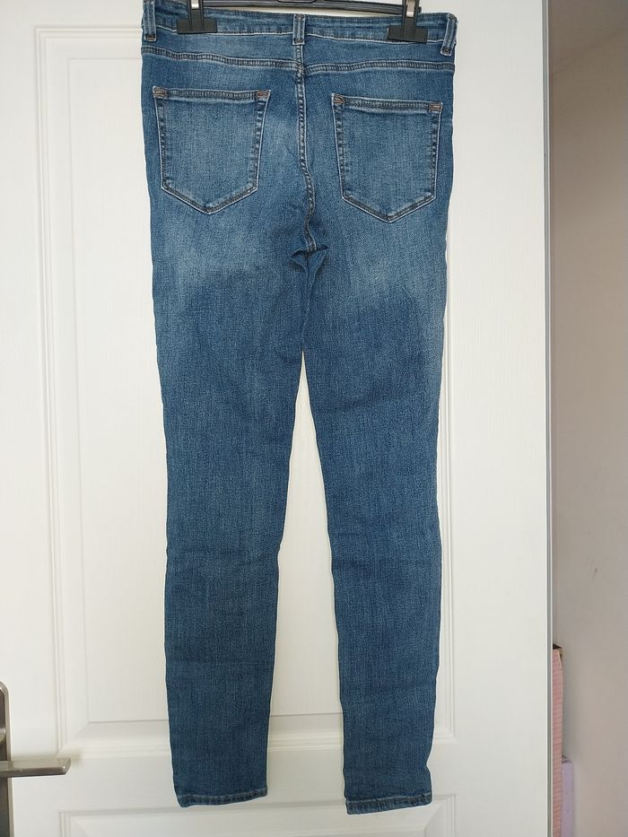 Jeans skinny effet usé - photo numéro 2