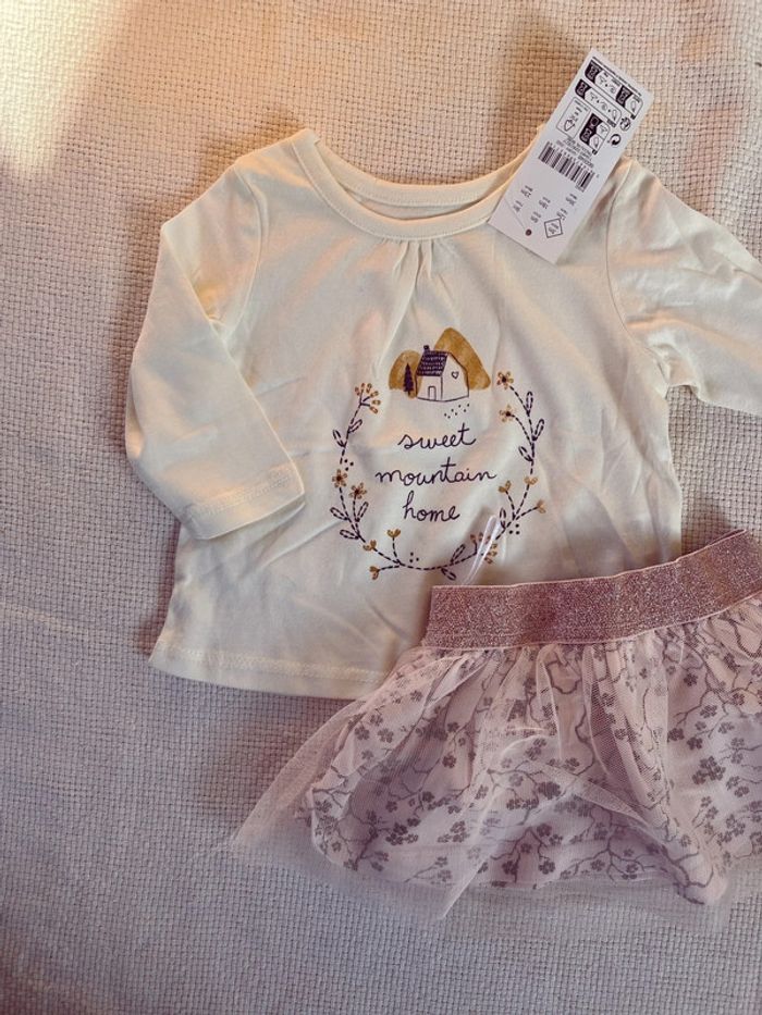Ensemble jupe tulle fleurie et tee-shirts manches longues neuf - photo numéro 2