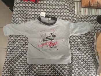 Pull Mickey taille 3mois