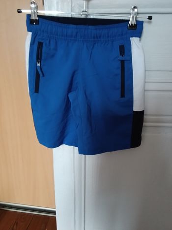 Short Domyos bleu et blanc