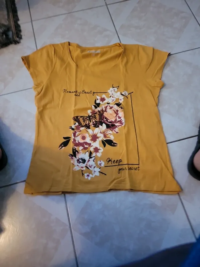 Joli Tee-shirt taille M