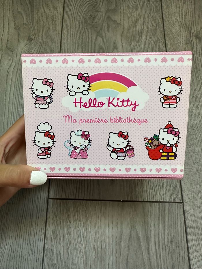 Coffret avec lot de 6 livres Hello Kitty - photo numéro 4