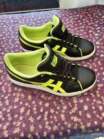 Asics Onitsuka Tiger taille 37 en très bon état.