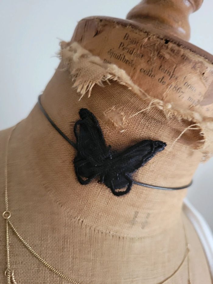 Collier schoker papillon noir - photo numéro 2