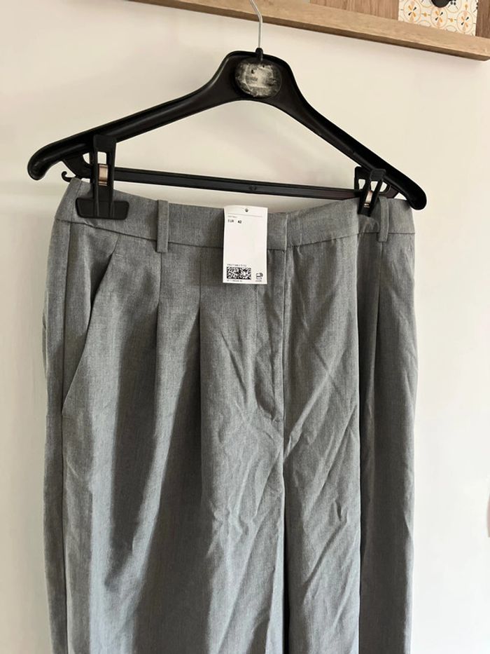 Pantalon gris neuf h&m - photo numéro 2
