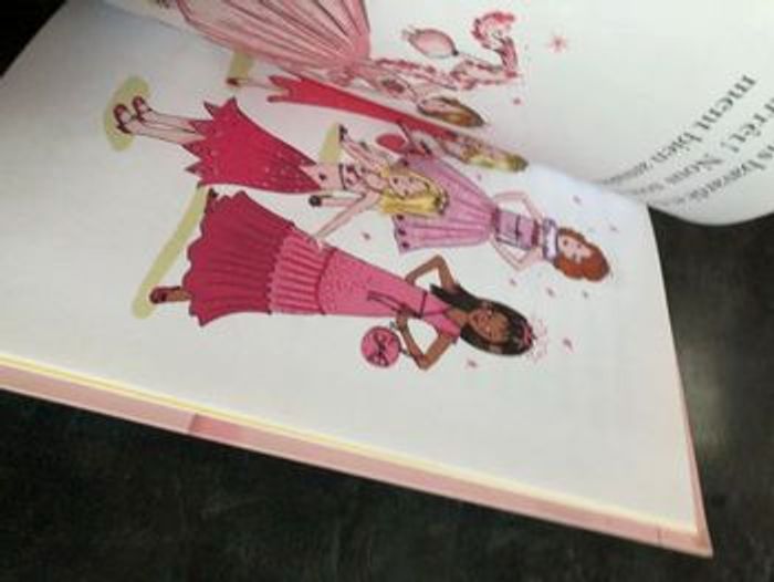 Livre princesse Charlotte ouvre le bal 6-8 ans Bibliothèque rose - photo numéro 6