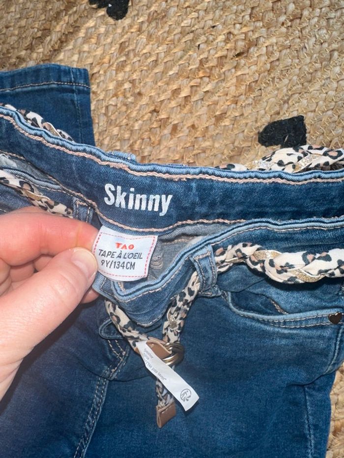 Jeans tape à l’œil 9 ans - photo numéro 4