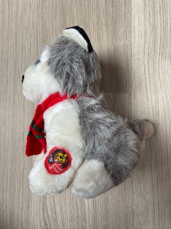Peluche chien gris et blanc