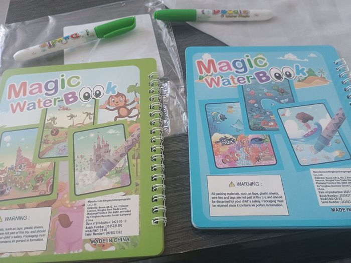 2 livres magiques à l'eau et stylo - photo numéro 7