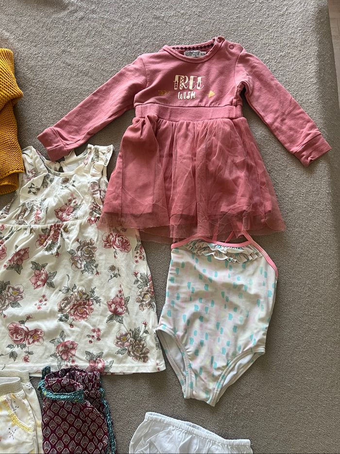 Lot vêtements bébé fille Taille 9 mois - photo numéro 3