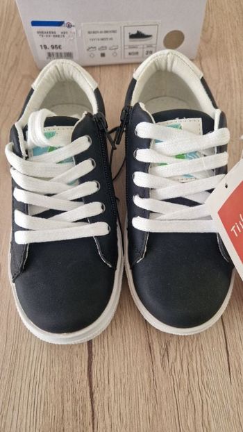 Basket NEUVE taille 29