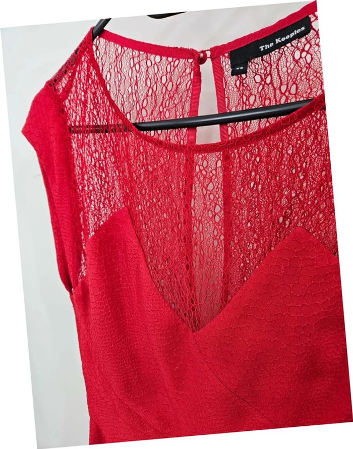 Robe rouge à dentelle The Kooples taille XS - photo numéro 4