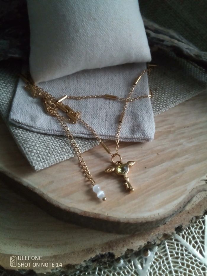 Collier pendentif clé ailée pierre de péridot naturelle 💚. - photo numéro 2