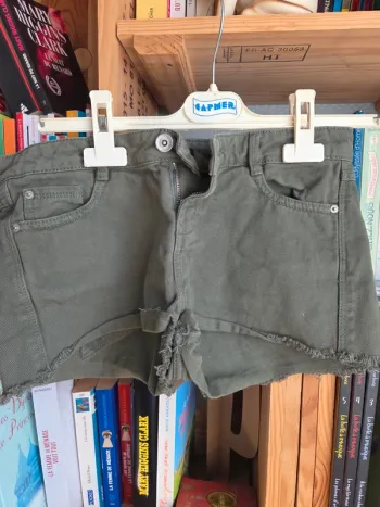 Short fille
