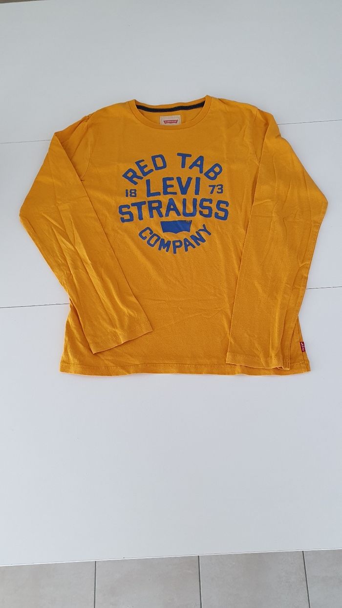 T shirt Levi's jaune en 14 ans