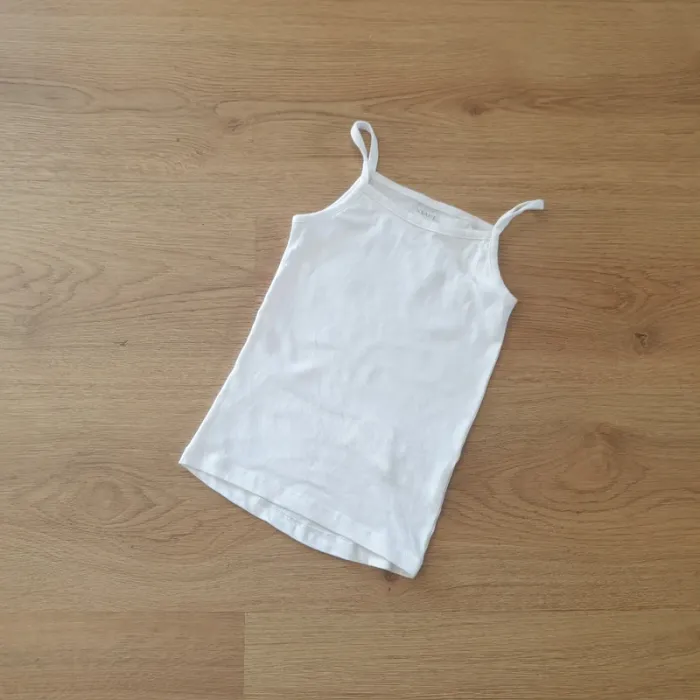 🩷 Tee-shirt a bretelles maillot de corps 4 ans Kiabi #emyfleury_4ansfille - photo numéro 2