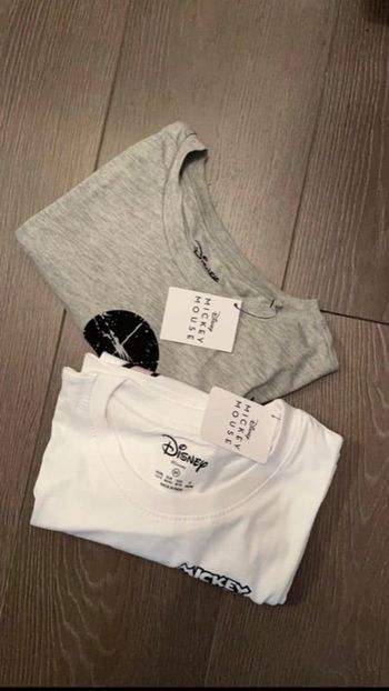 Lot de 2 T.shirts femme Disney taille M neufs