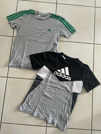 2 tee shirts Adidas - taille 10 ans