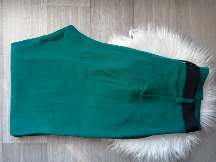 Magnifique pantalon habillé style Chino beau vert avec ceinture noire intégrée T.M Orfeo - photo numéro 5
