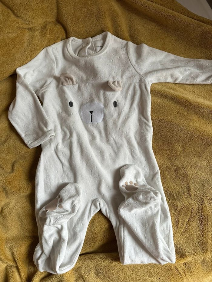 Pyjamas 1 pièce velours neuf taille 3 ans