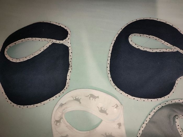 Lot de bavoirs bébé Kiabi neuf - photo numéro 3