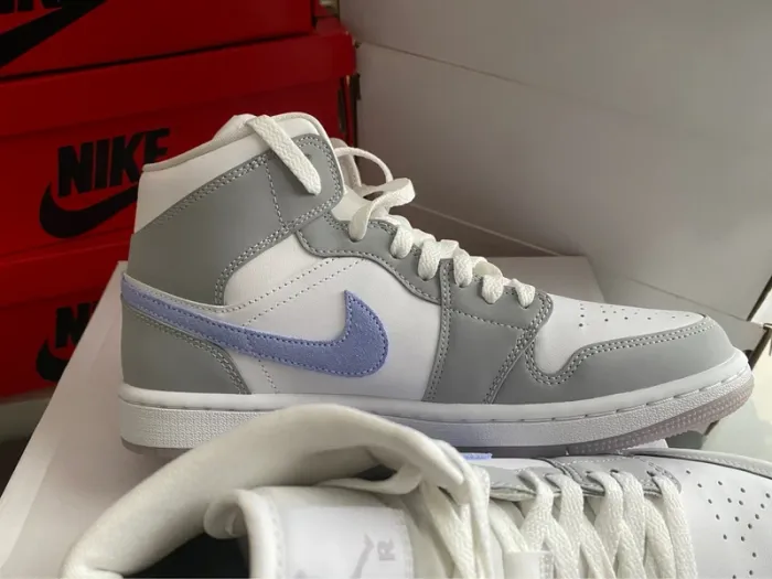 Jordan 1 mid wmns wolf grey - photo numéro 2