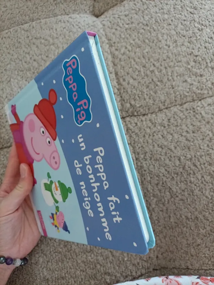 Livre cartonné Peppa pig : Peppa fait un bonhomme de neige - photo numéro 5