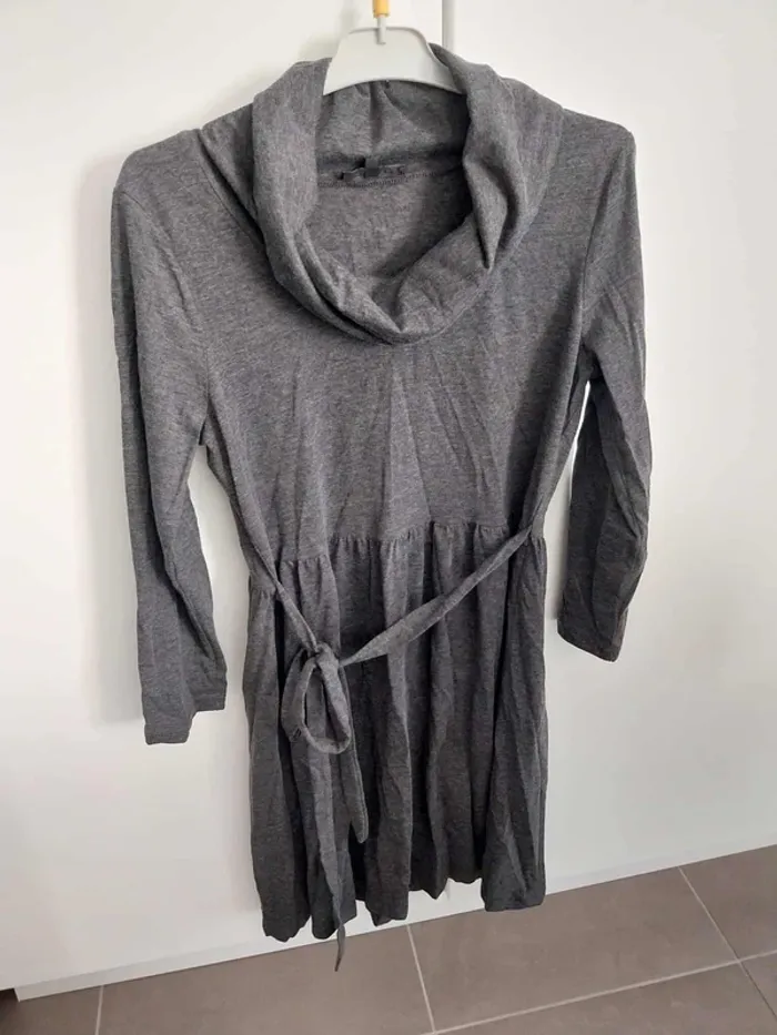 Robe gris fonce TM