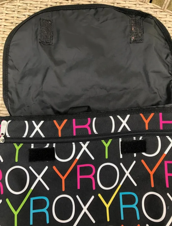 Roxy Sacoche ordinateur laptop bag monogram black with Roxy logo - photo numéro 4