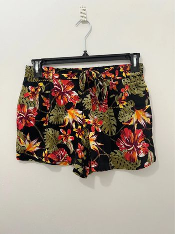 Short court fleuri