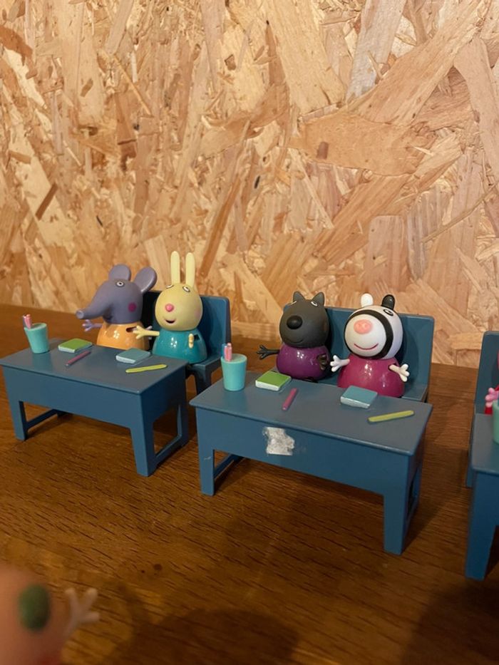 Idée cadeau 🎁 Grande classe d’école Peppa pig - photo numéro 3