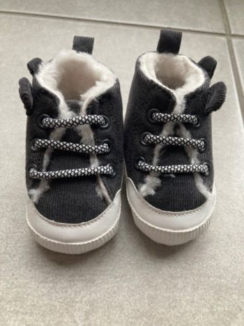 Chaussure / chaussons 0-3 mois