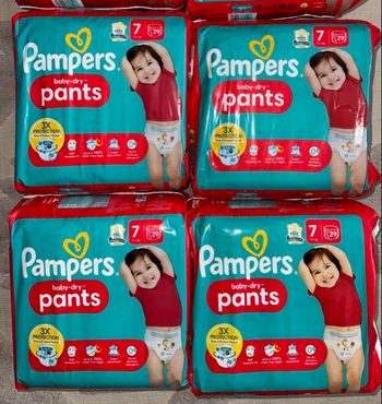 4 paquets de couches Pampers taille 7